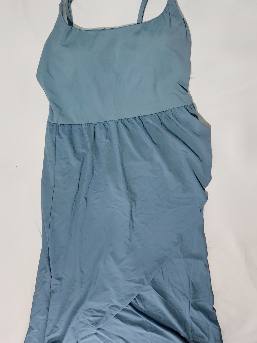 Halara Breezeful Backless Asymmetric Crossover Hem 2Pc - Picture 2 of 8